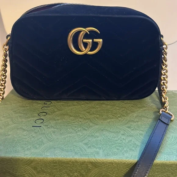 Gucci GG MARMONT Medium SHOULDER BAG - Picture 3 of 4